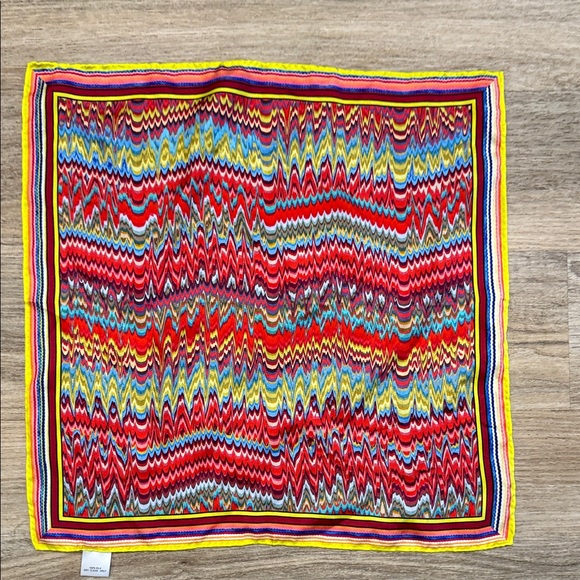 Colorful Zigzag Pattern Scarf - Picture 3 of 3
